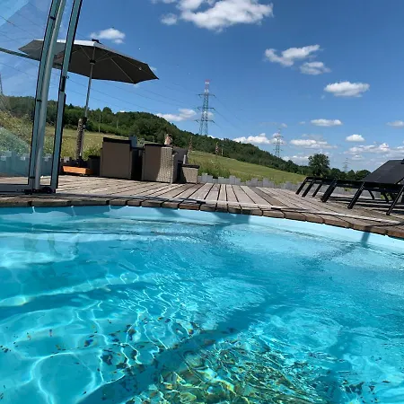 Chalet De Campagne Avec Piscine *